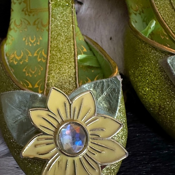 Disney Store Tiana Costume Shoes - Little Girls Size  11/12. GUC Green/Gold - Picture 4 of 9
